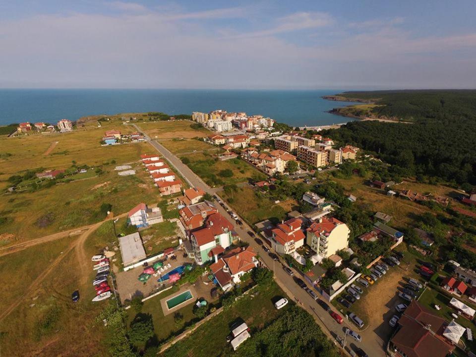 Family Hotel Gogov Sinemoretz Extérieur photo