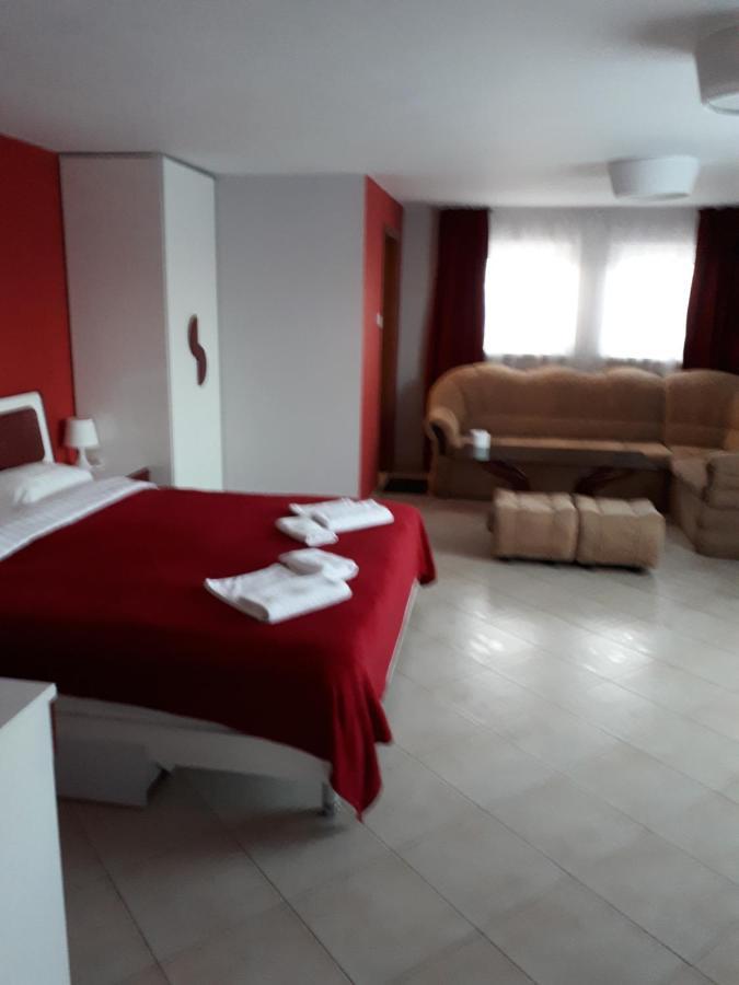 Family Hotel Gogov Sinemoretz Extérieur photo